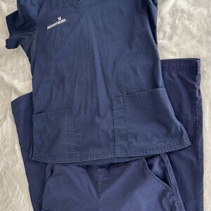 EasyStretch Buttersoft scrubs set Women's Navy Blue top Medium/pants Small